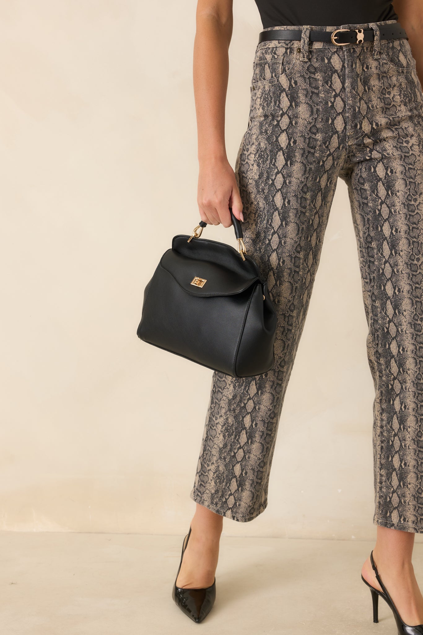 Bolso negro de polipiel