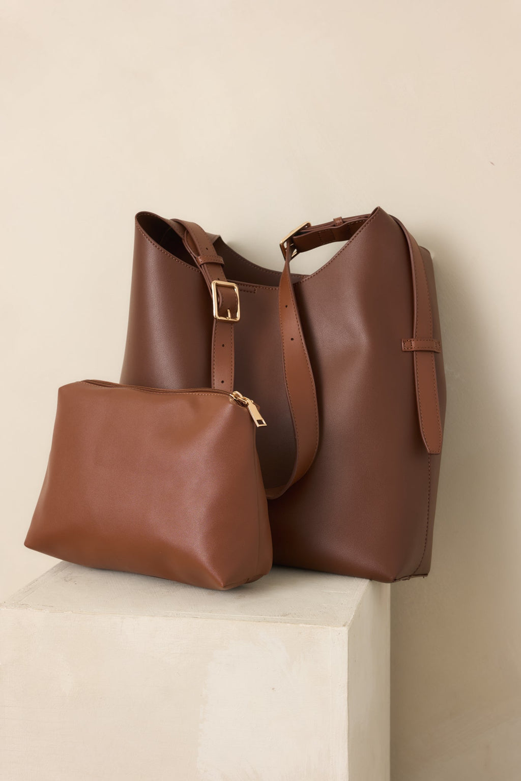 Bolso de hombro marrón chocolate