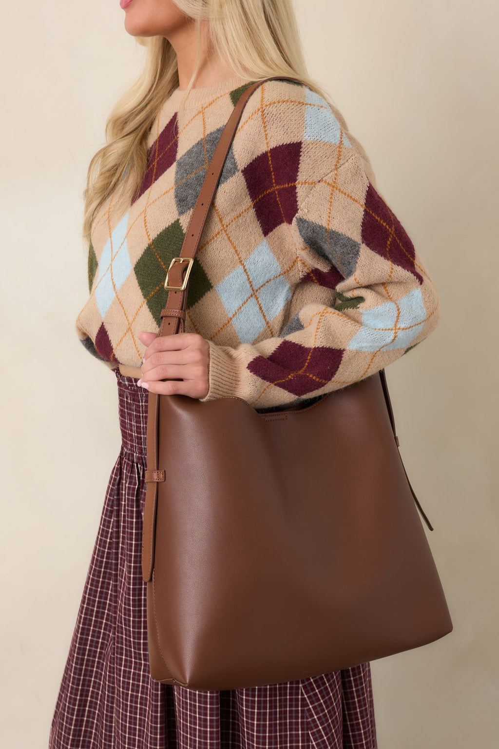 Bolso de hombro marrón chocolate