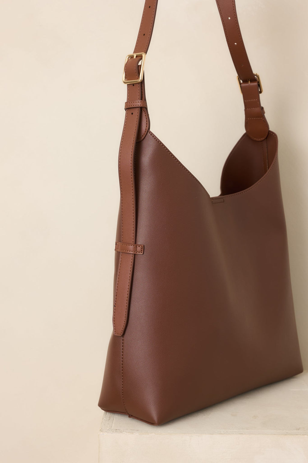 Bolso de hombro marrón chocolate