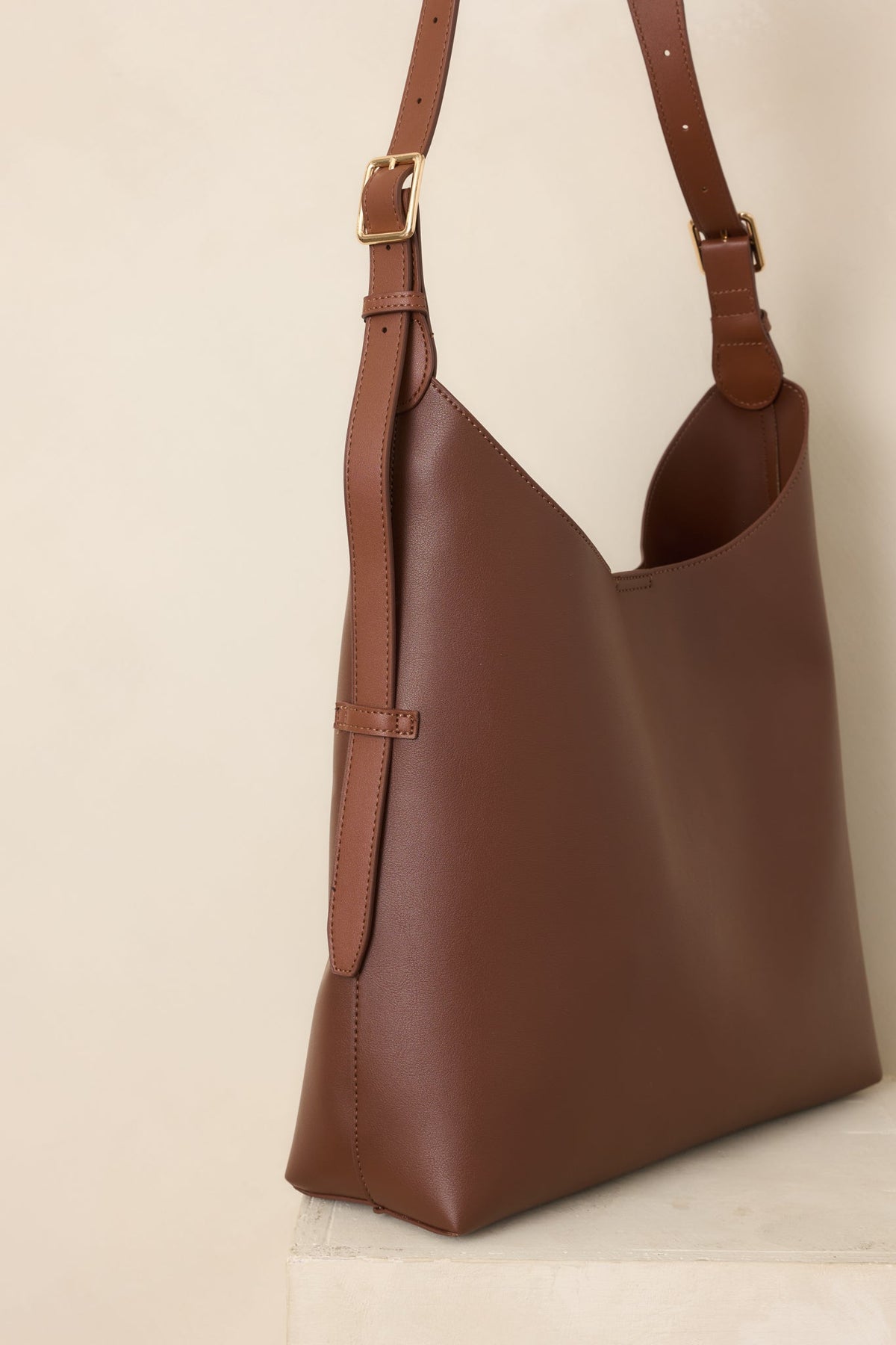 Bolso de hombro marrón chocolate
