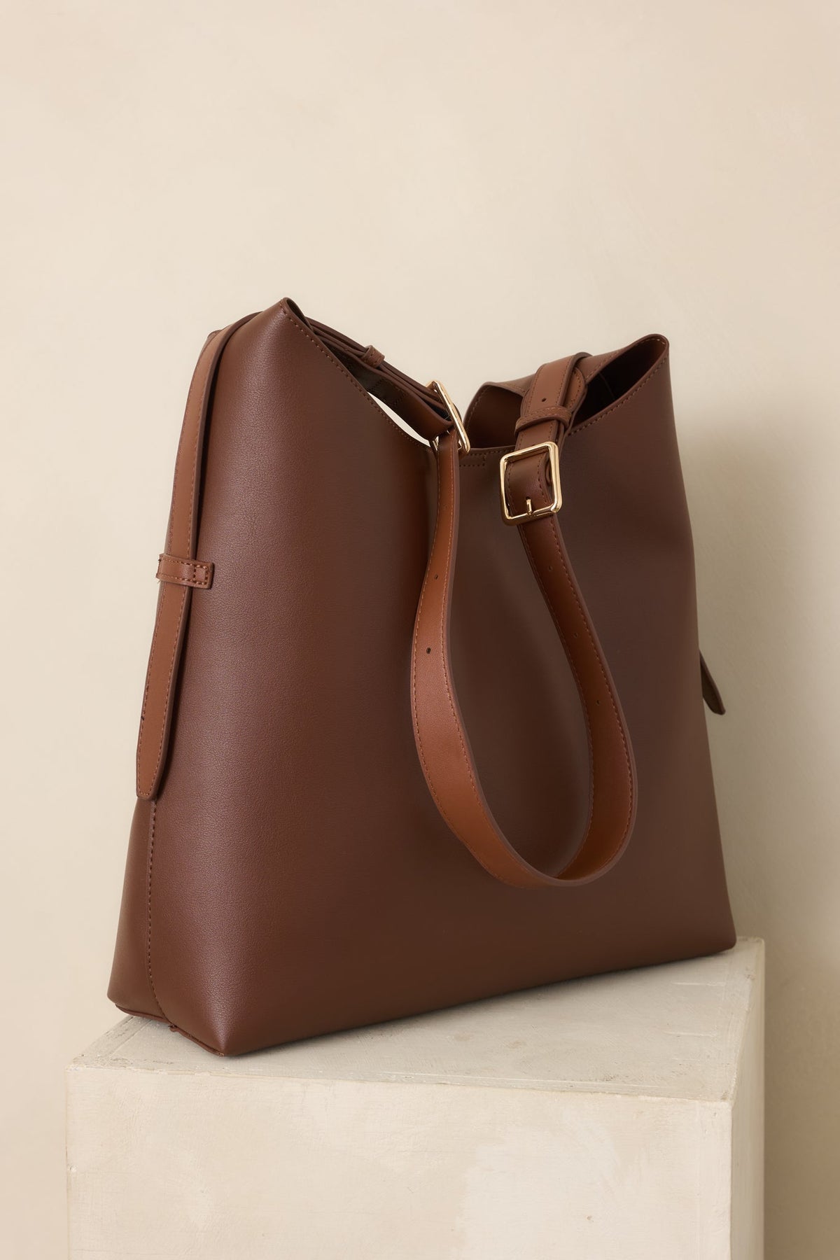 Bolso de hombro marrón chocolate