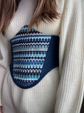 Cinturón elegante azul con ramillete
