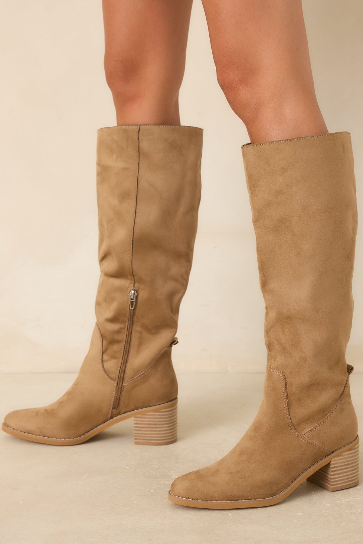 Botas altas hasta la rodilla de ante sintético color tostado For Good Reason