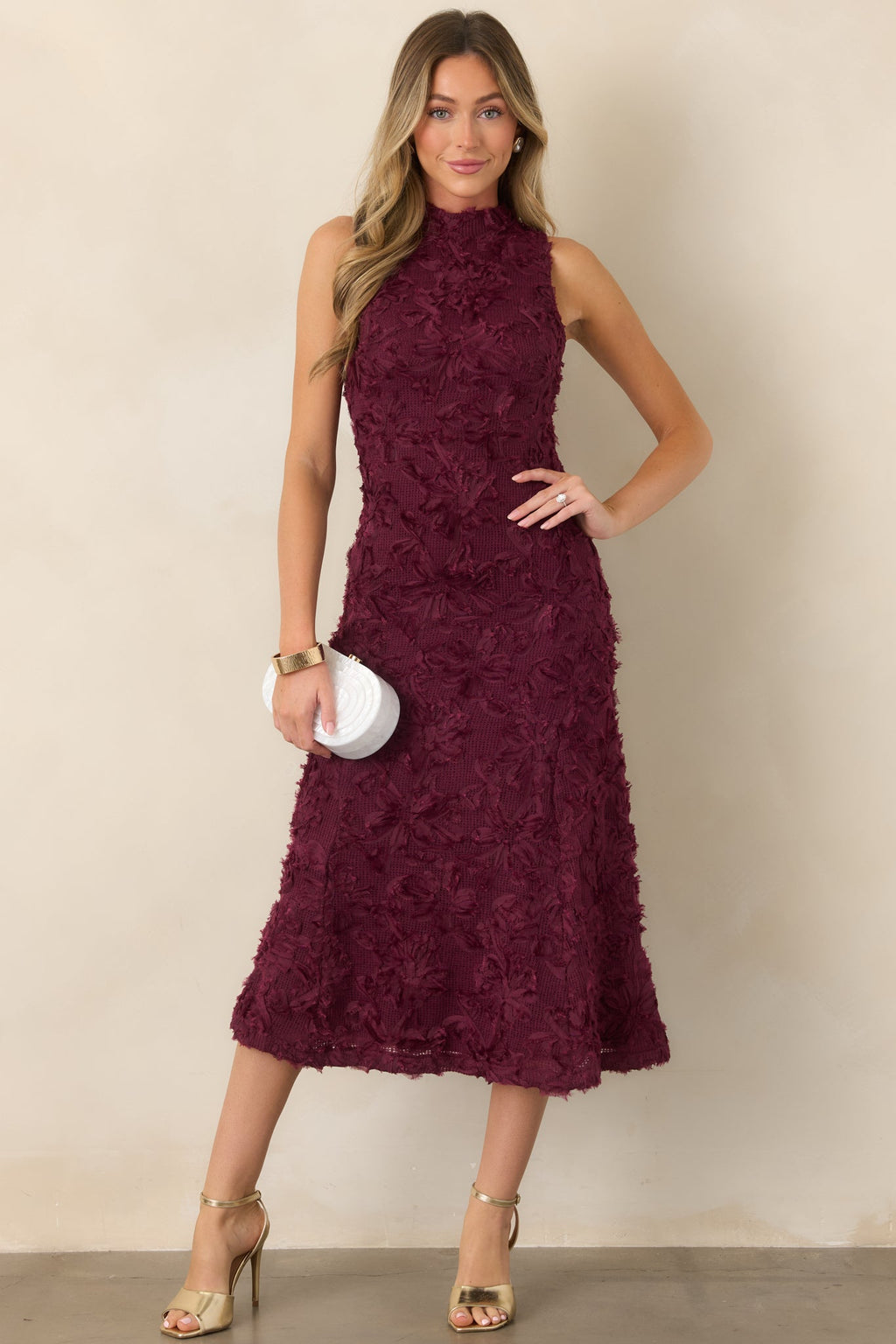 Vestido midi de punto color vino con estilo floral