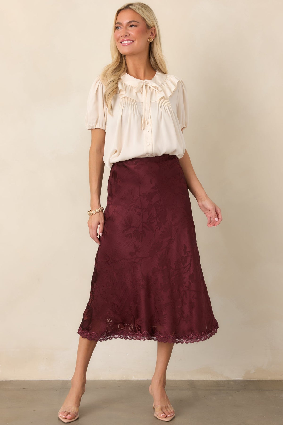 Falda midi elegante de satén color morera