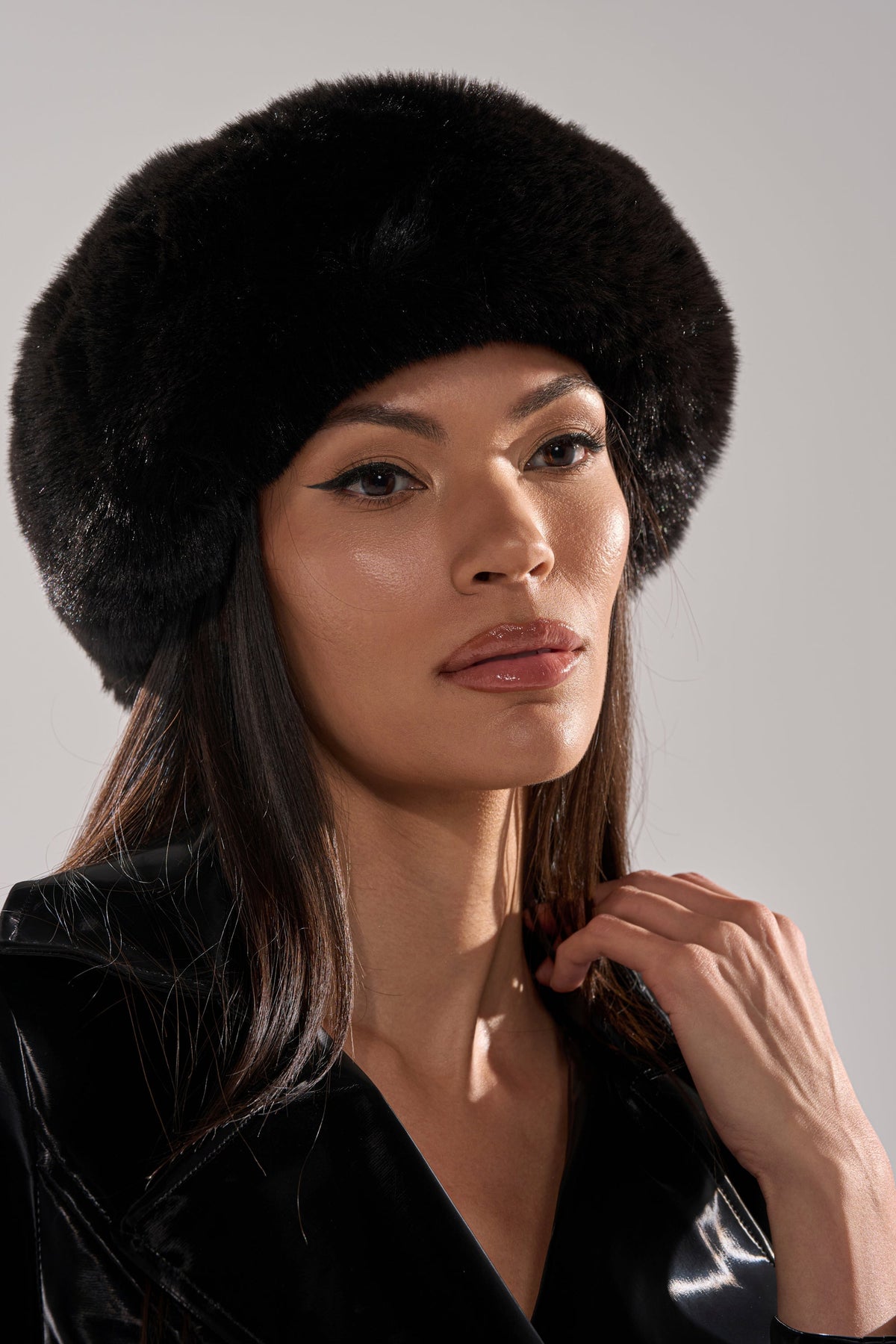 Diadema de piel sintética negra Luxe Jenny
