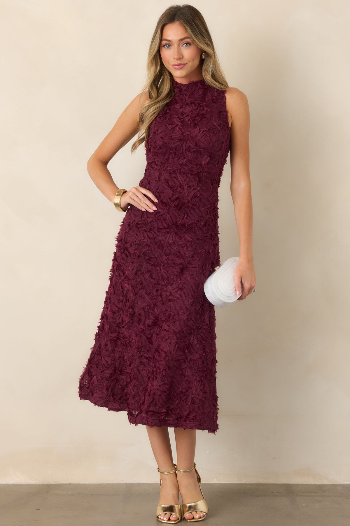 Vestido midi de punto color vino con estilo floral
