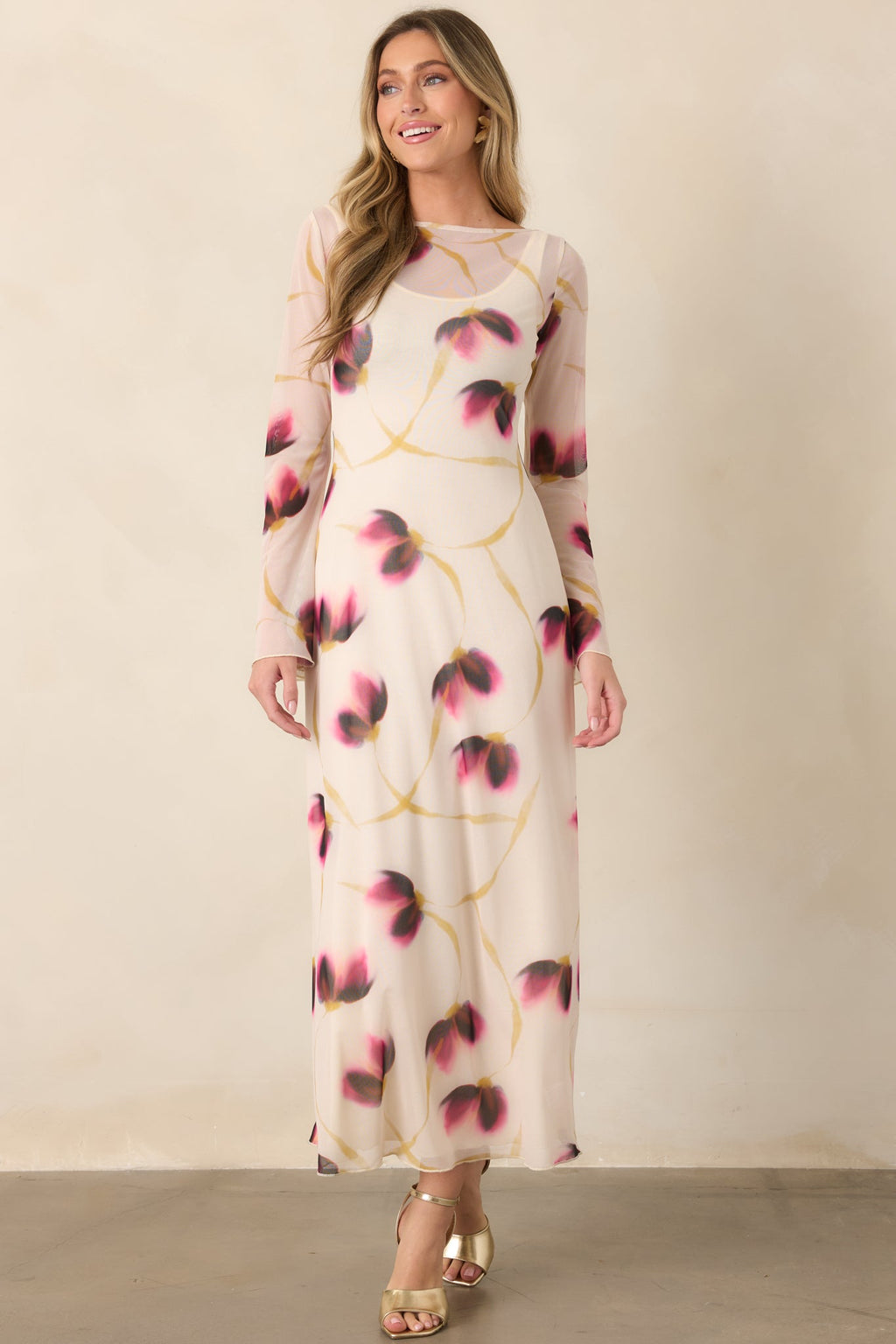 Vestido de malla floral color marfil