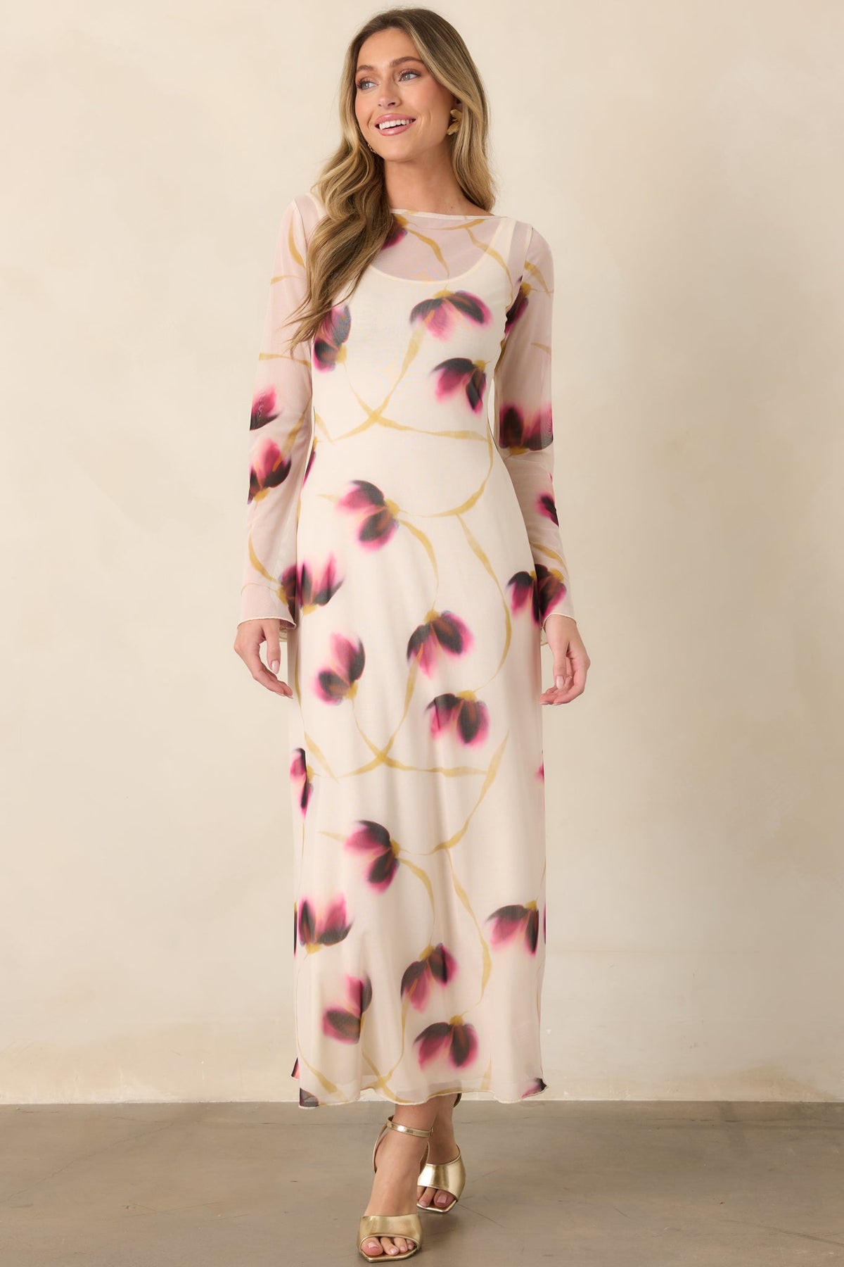 Vestido de malla floral color marfil
