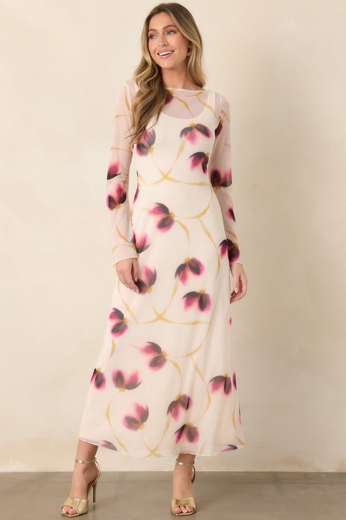 Vestido de malla floral color marfil