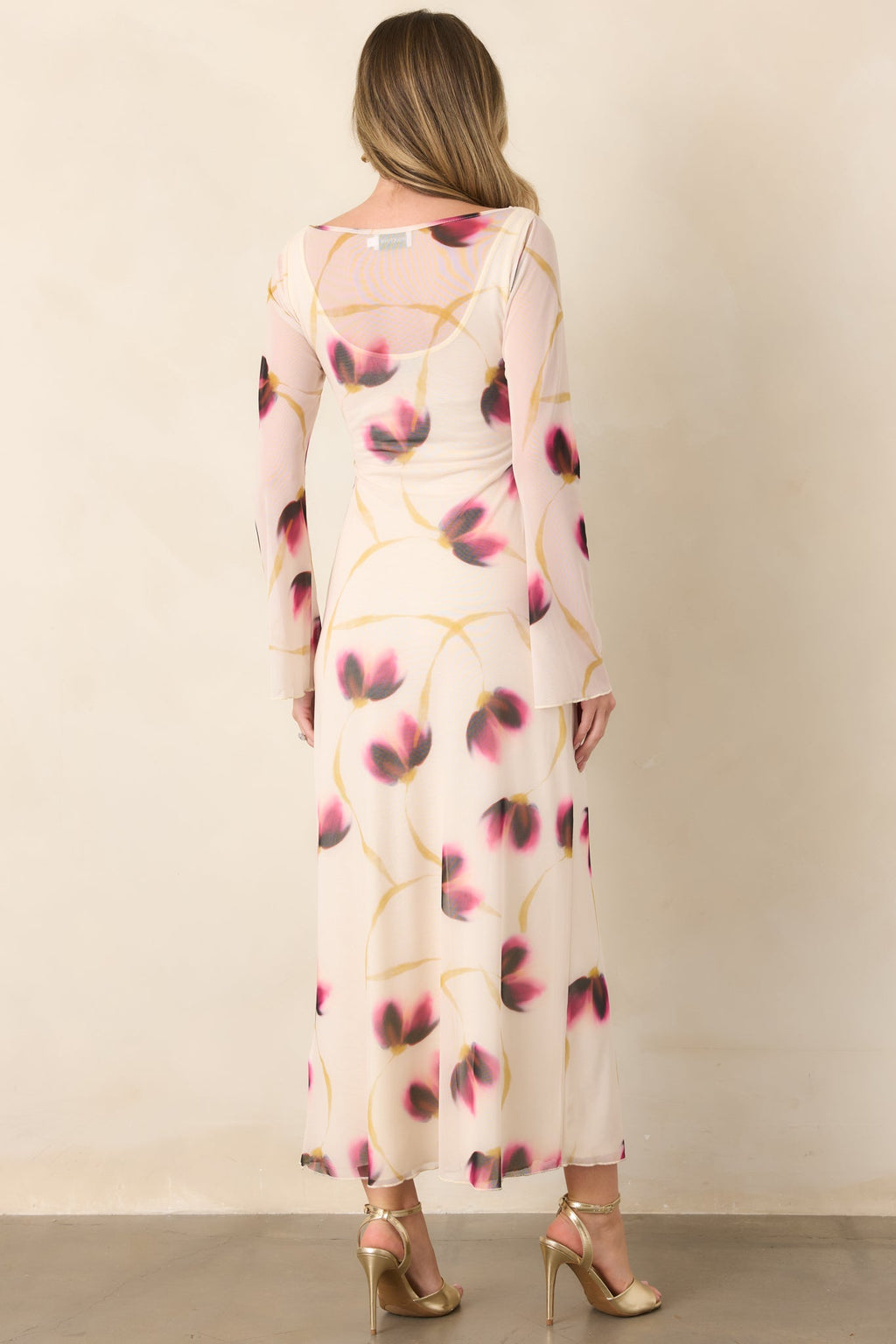 Vestido de malla floral color marfil