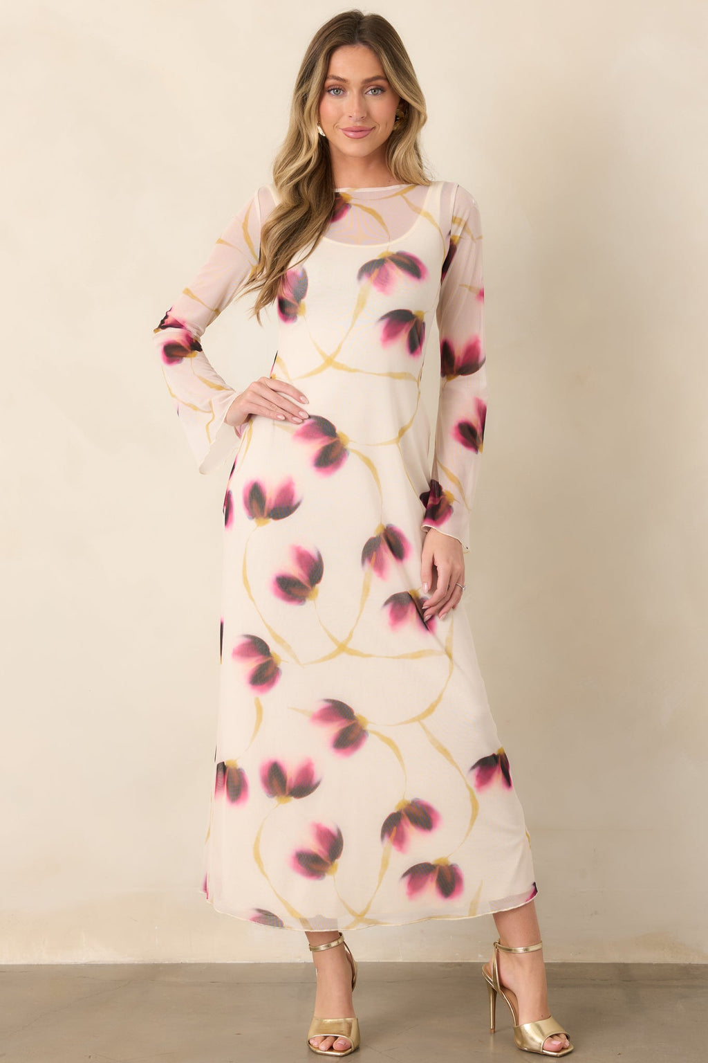 Vestido de malla floral color marfil