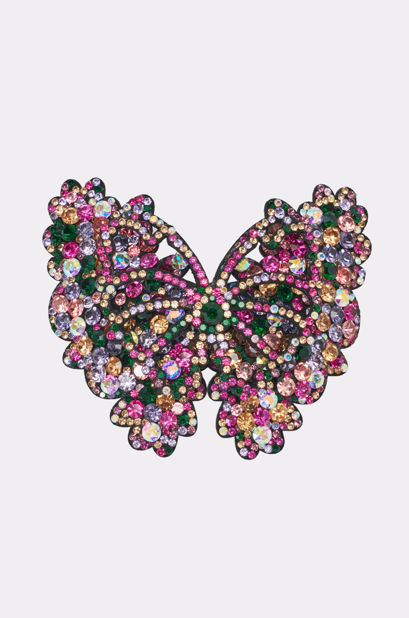 Pinza para el cabello con mariposa en vuelo
