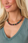 Collar de cuentas True Colors con múltiples discos en tonos joya