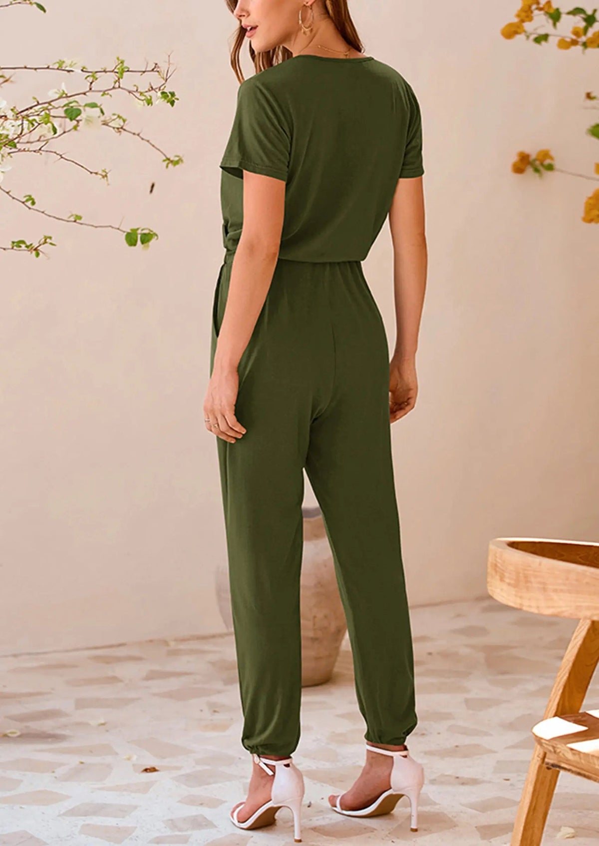 Mono elegante para mujer