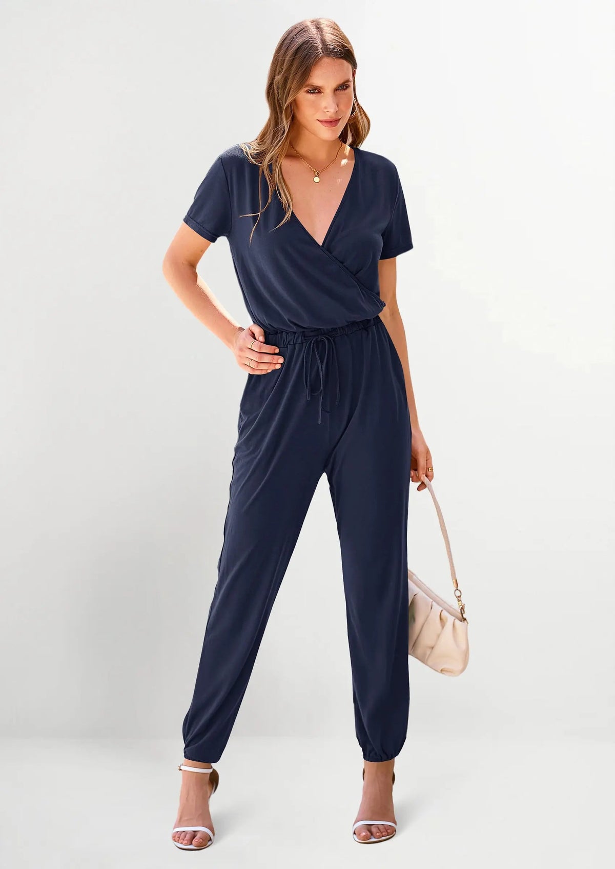 Mono elegante para mujer