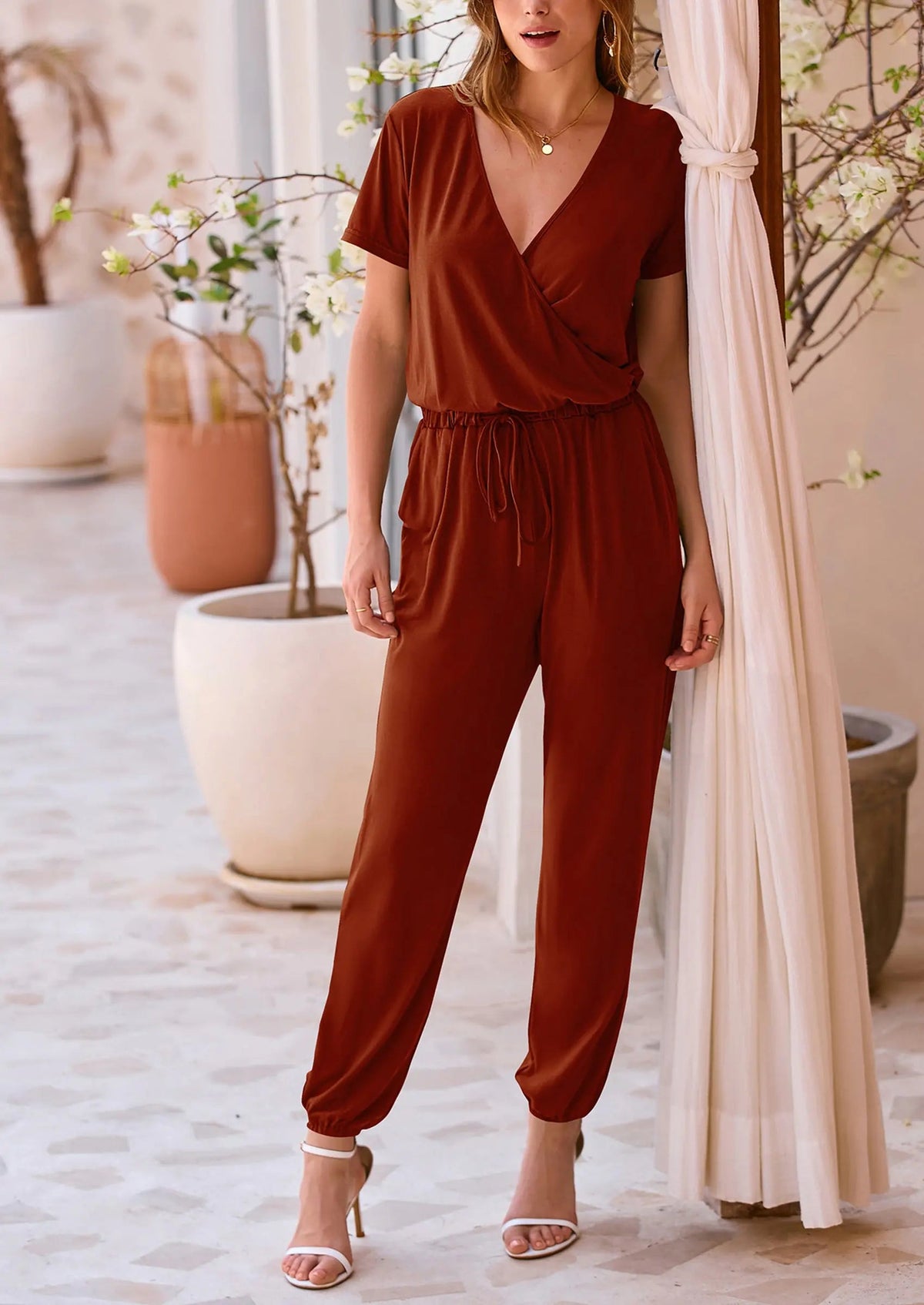 Mono elegante para mujer