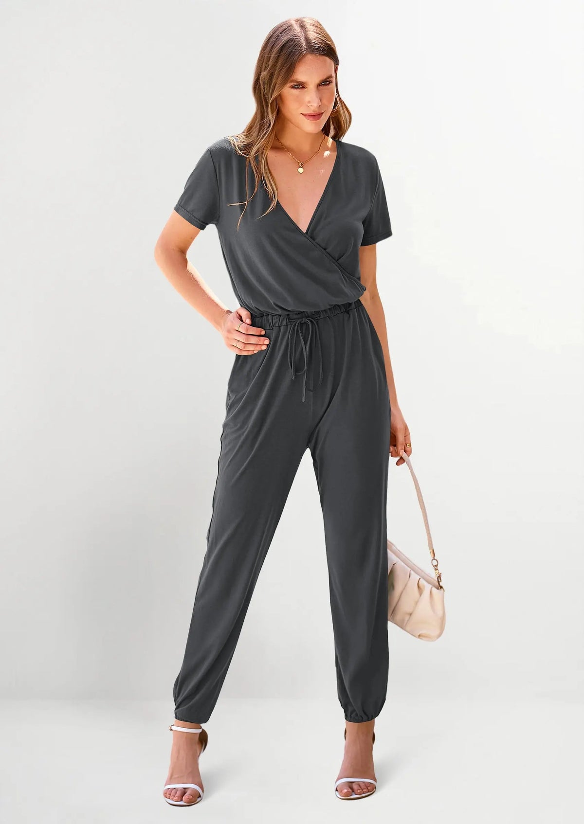 Mono elegante para mujer