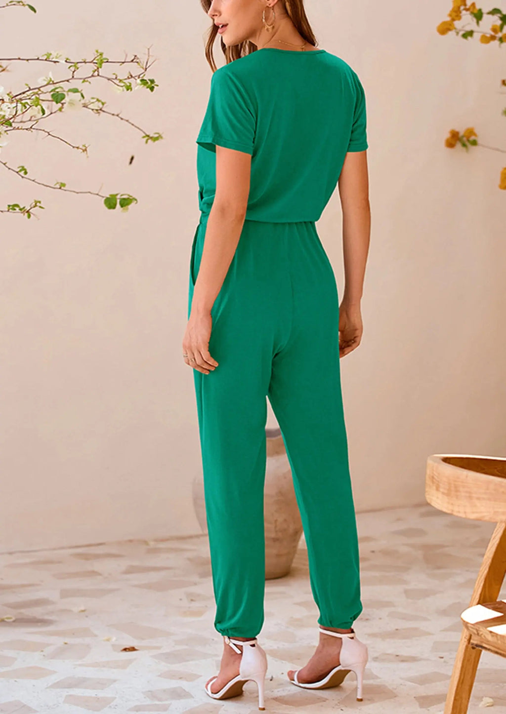 Mono elegante para mujer