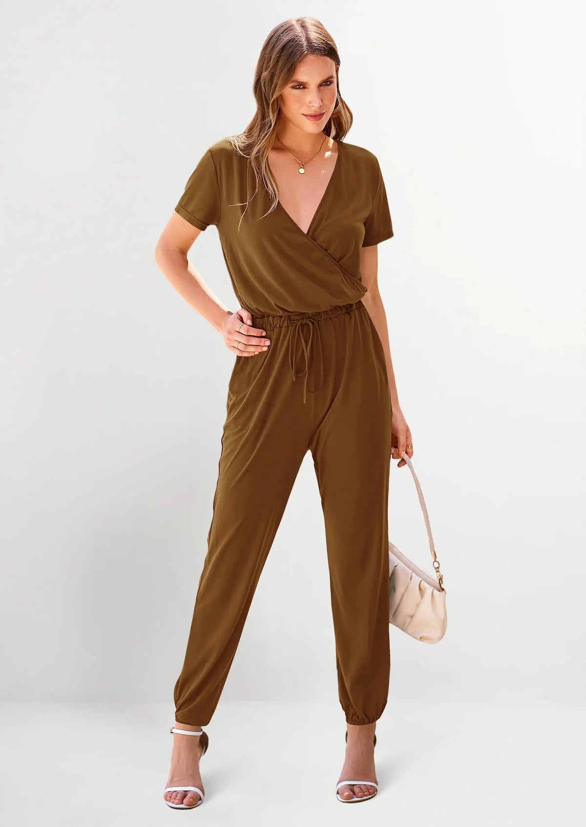Mono elegante para mujer