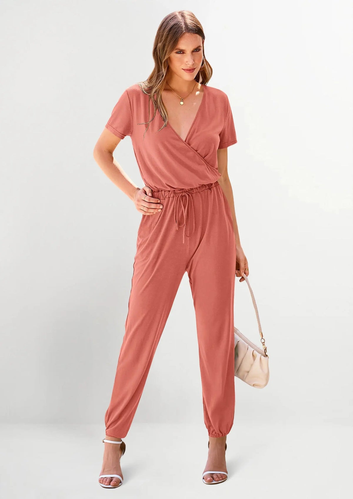 Mono elegante para mujer