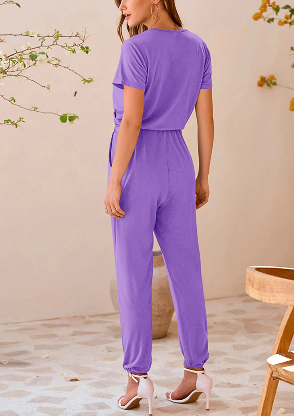 Mono elegante para mujer
