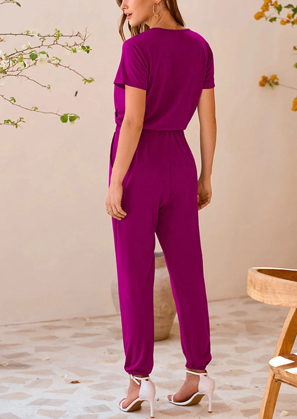 Mono elegante para mujer