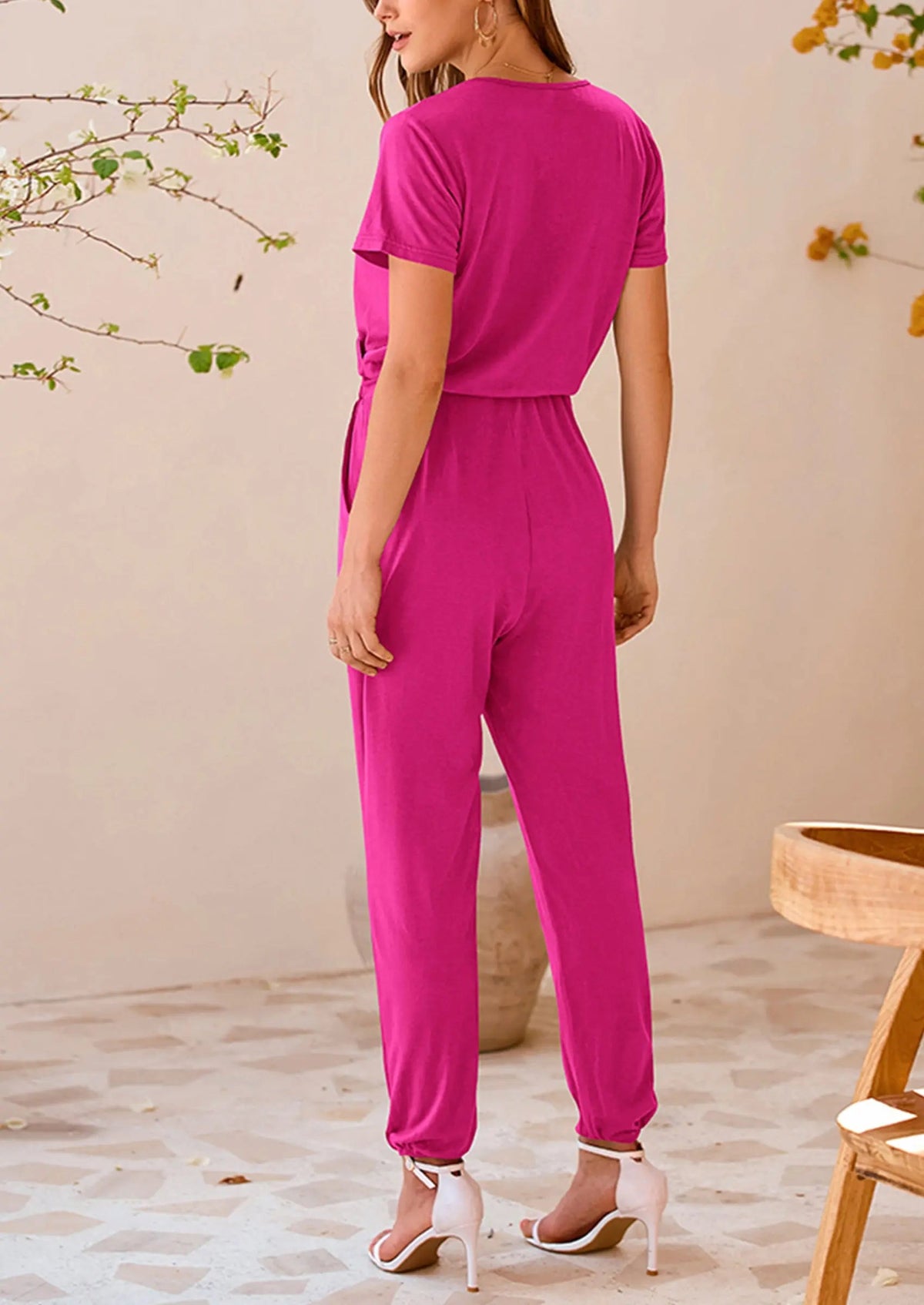 Mono elegante para mujer