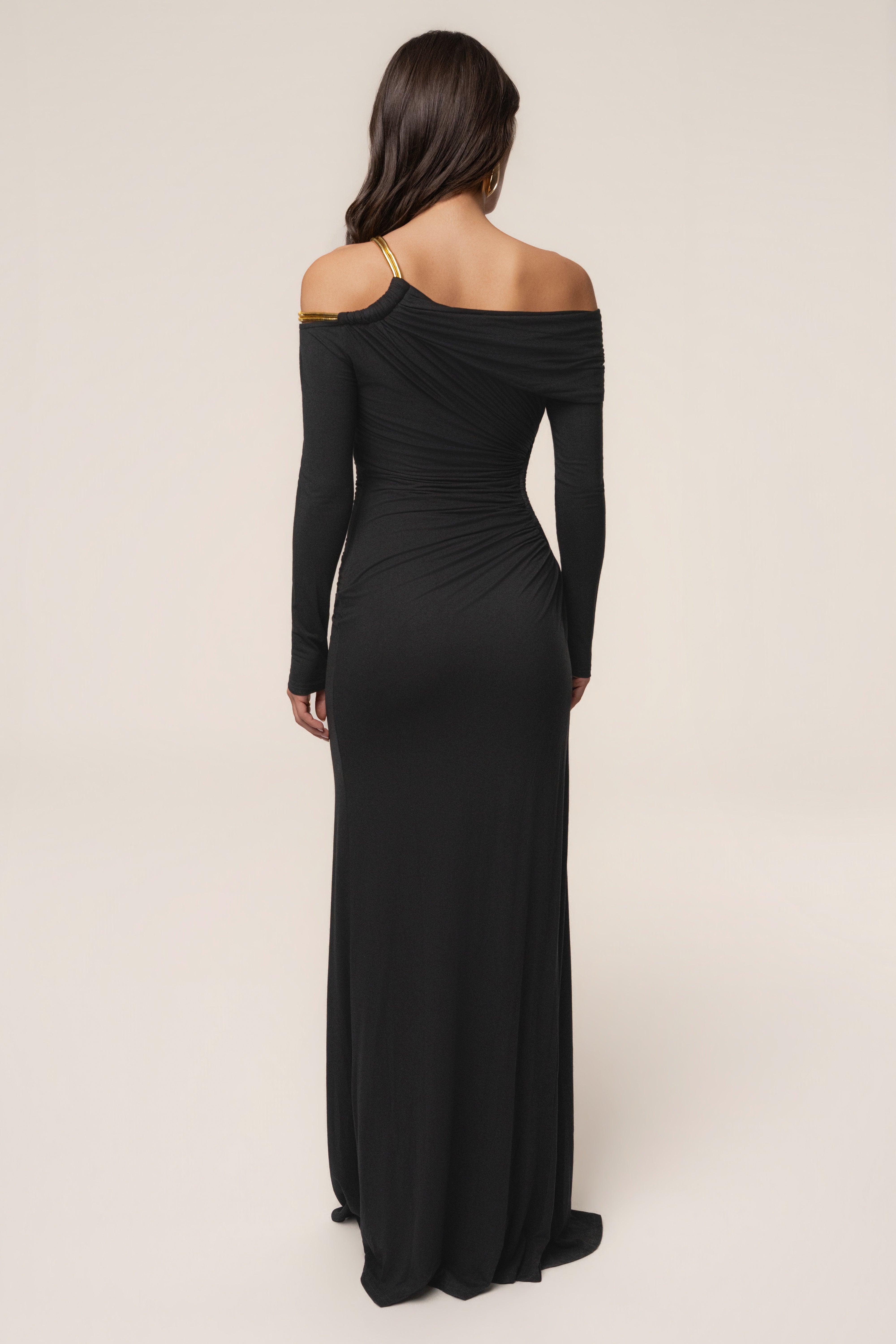 Vestido negro y dorado