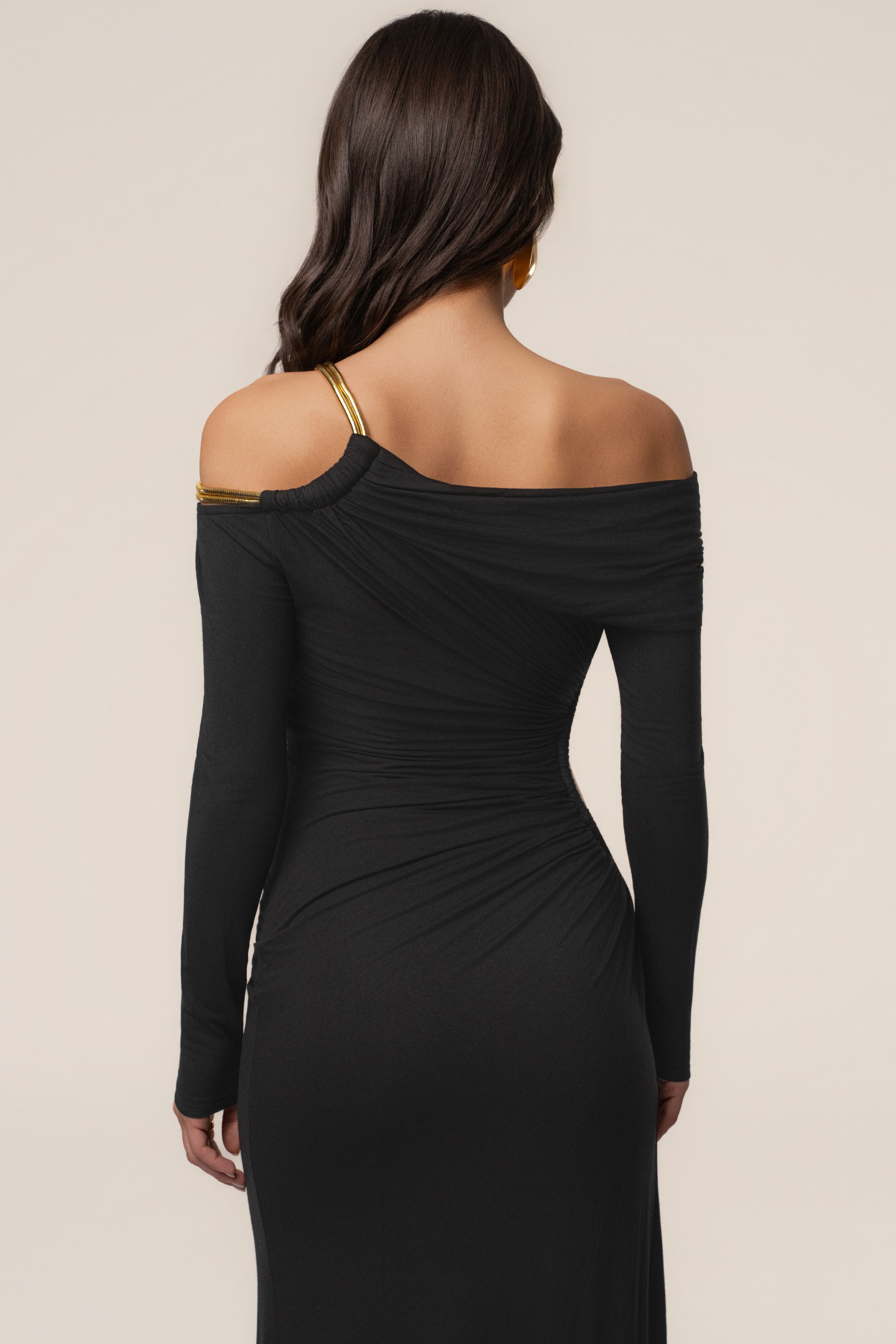 Vestido negro y dorado