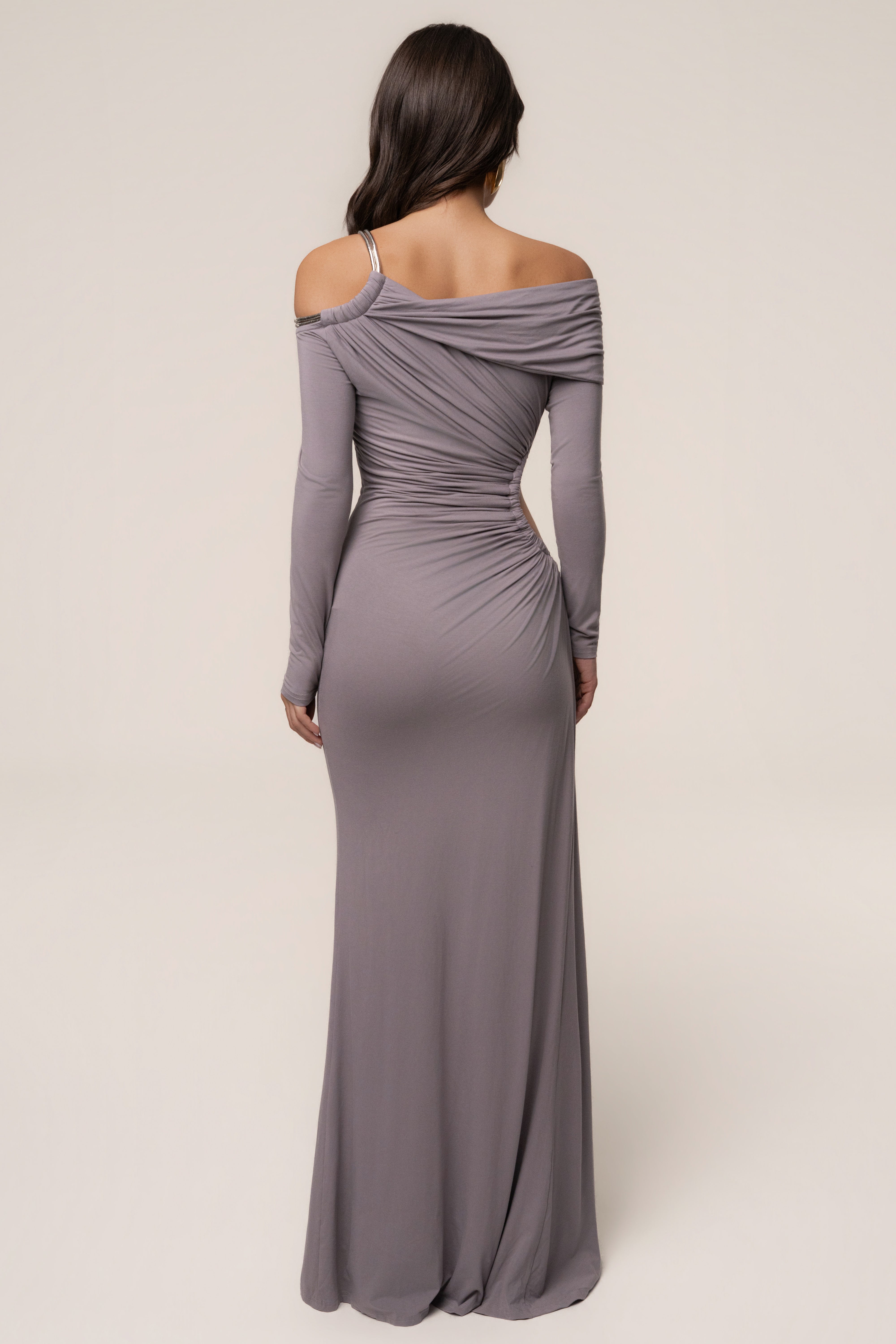 Vestido gris y dorado