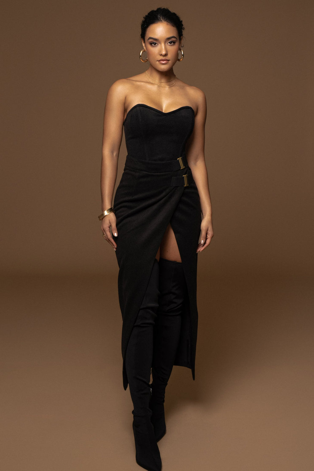 Falda Gisele negra elegante con abertura