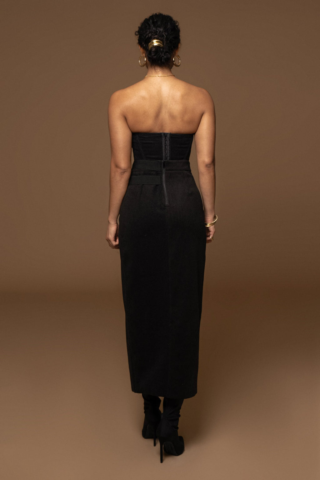 Falda Gisele negra elegante con abertura