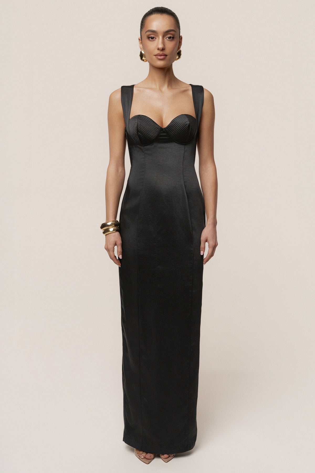 Vestido largo de satén negro Amour