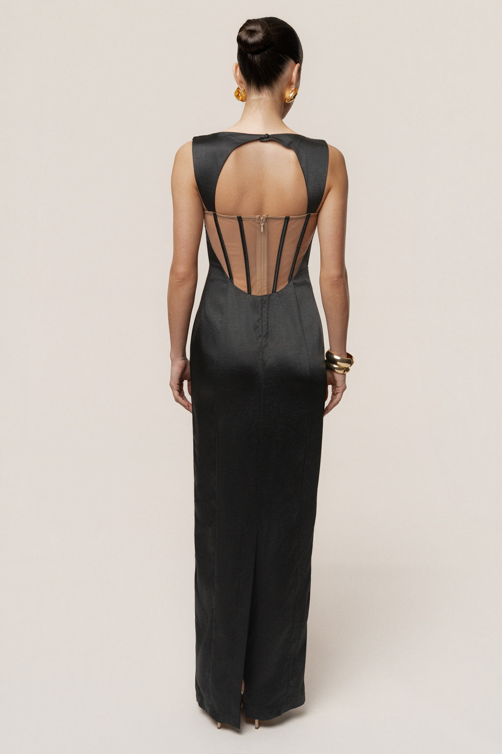 Vestido largo de satén negro Amour