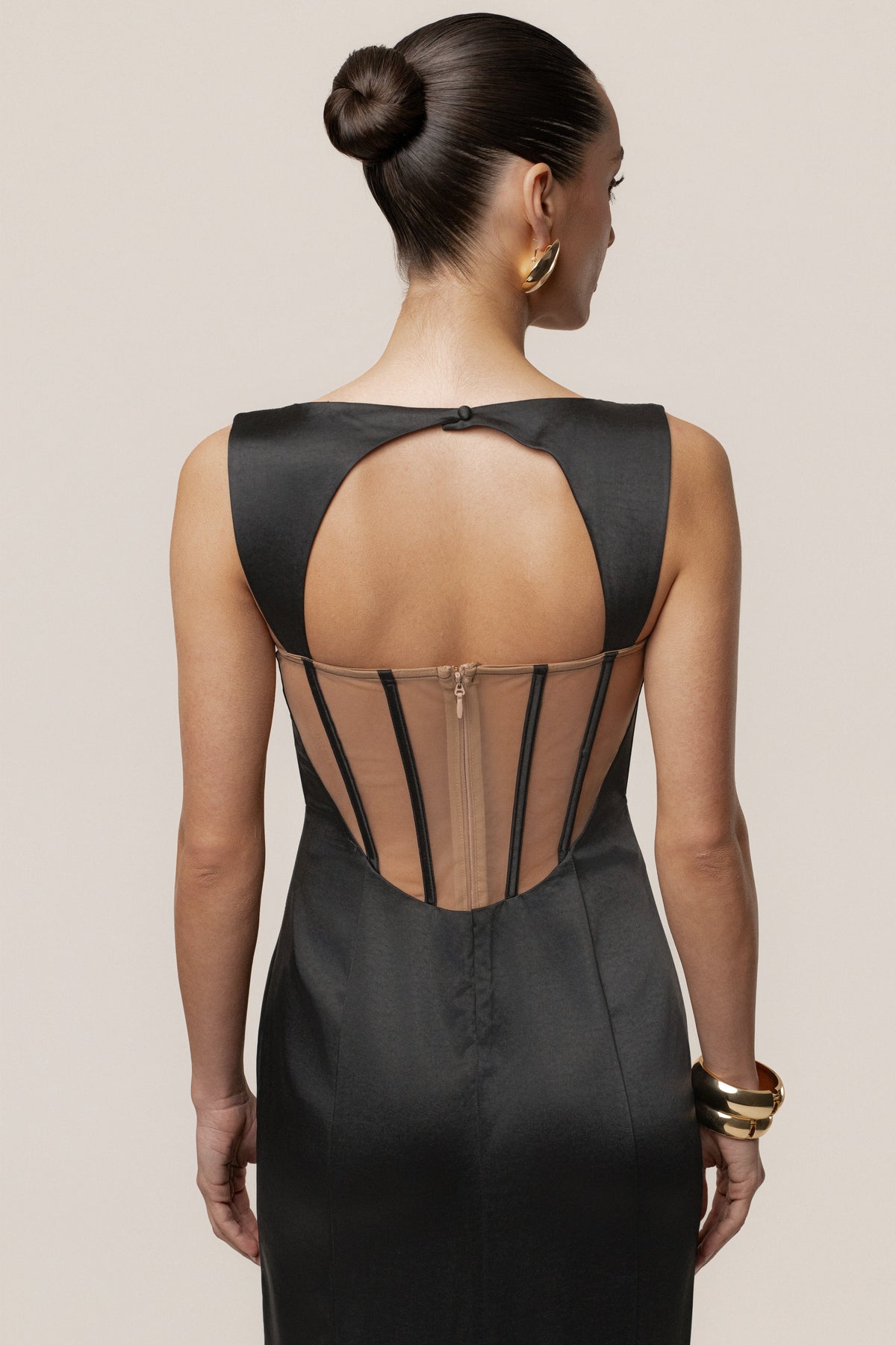 Vestido largo de satén negro Amour
