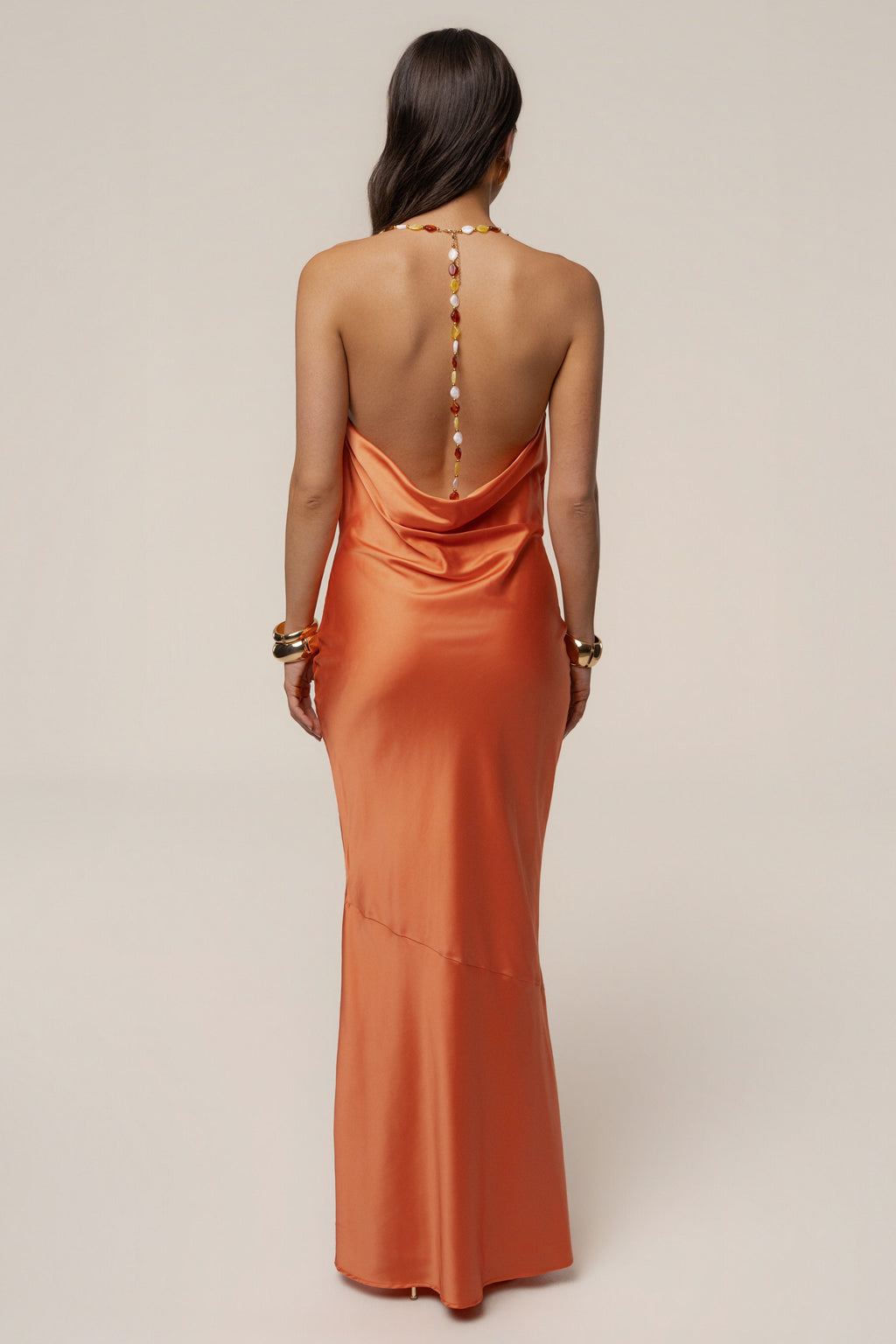 Elegante vestido maxi naranja Bethani