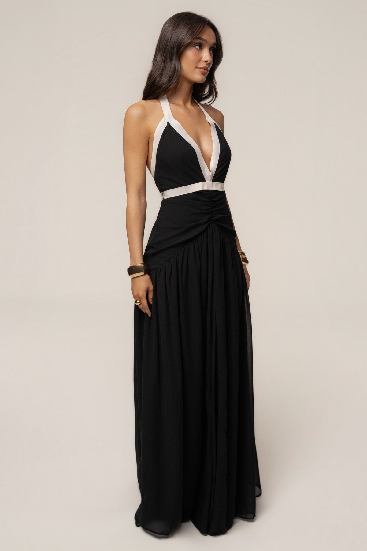 Vestido largo en blanco y negro