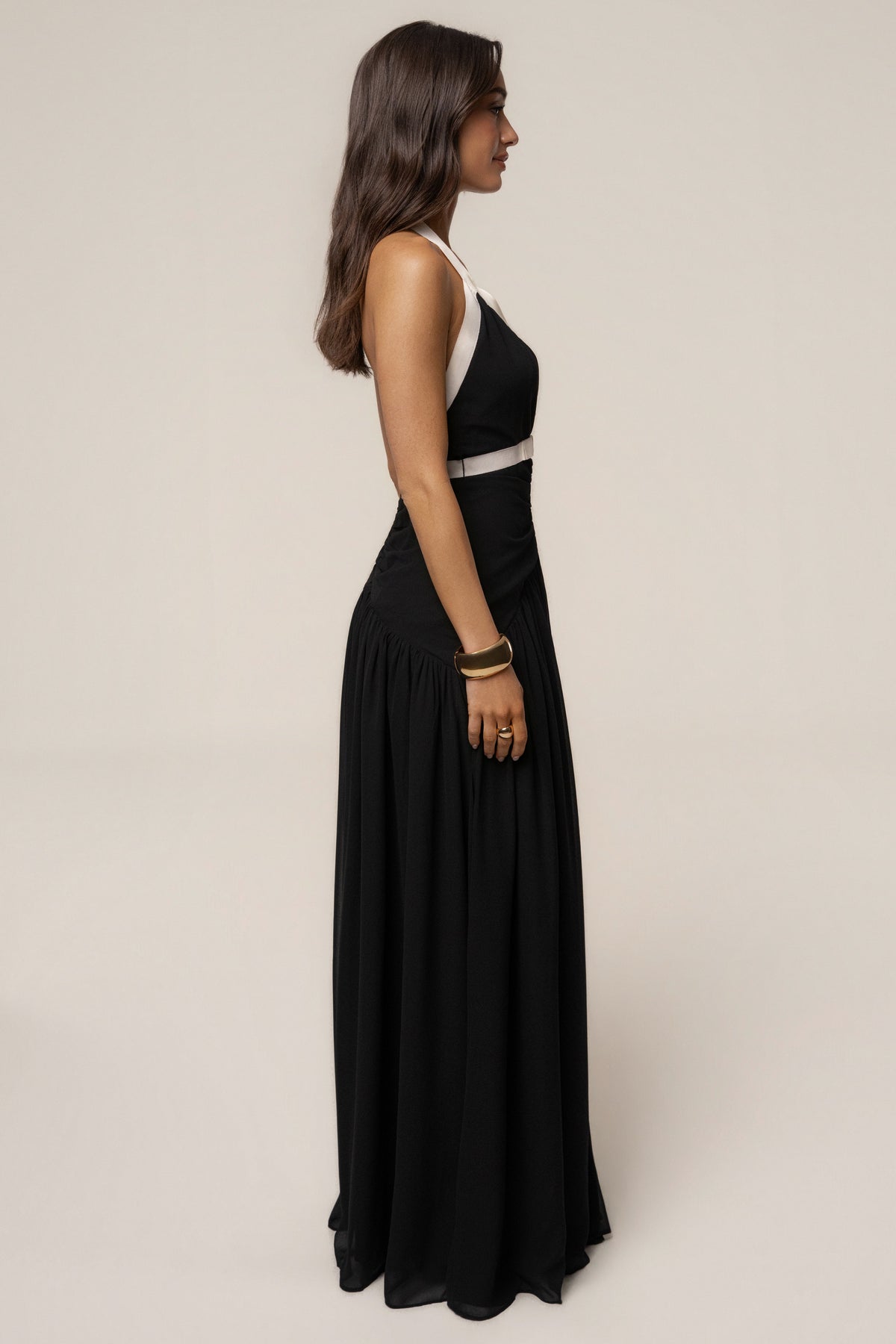 Vestido largo en blanco y negro
