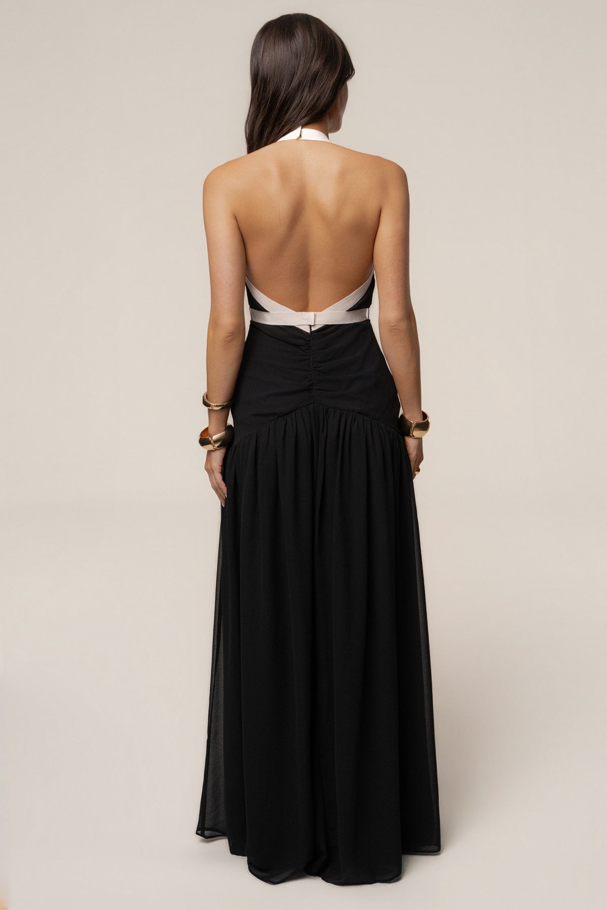 Vestido largo en blanco y negro