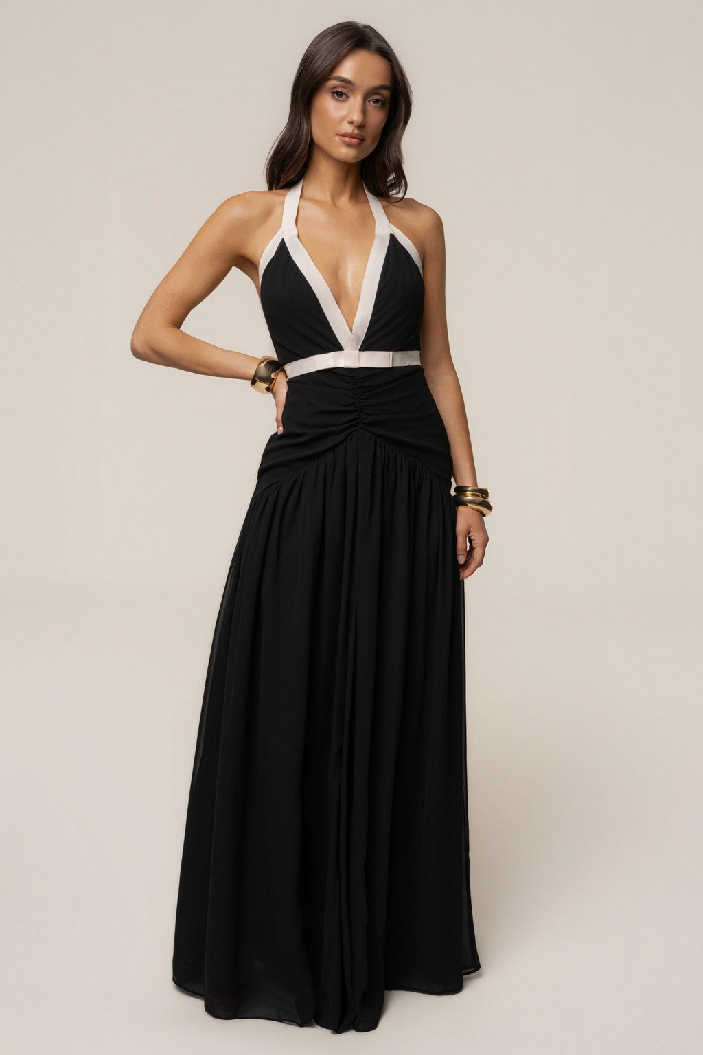 Vestido largo en blanco y negro