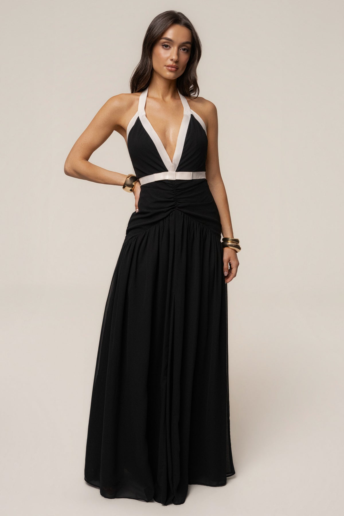 Vestido largo en blanco y negro