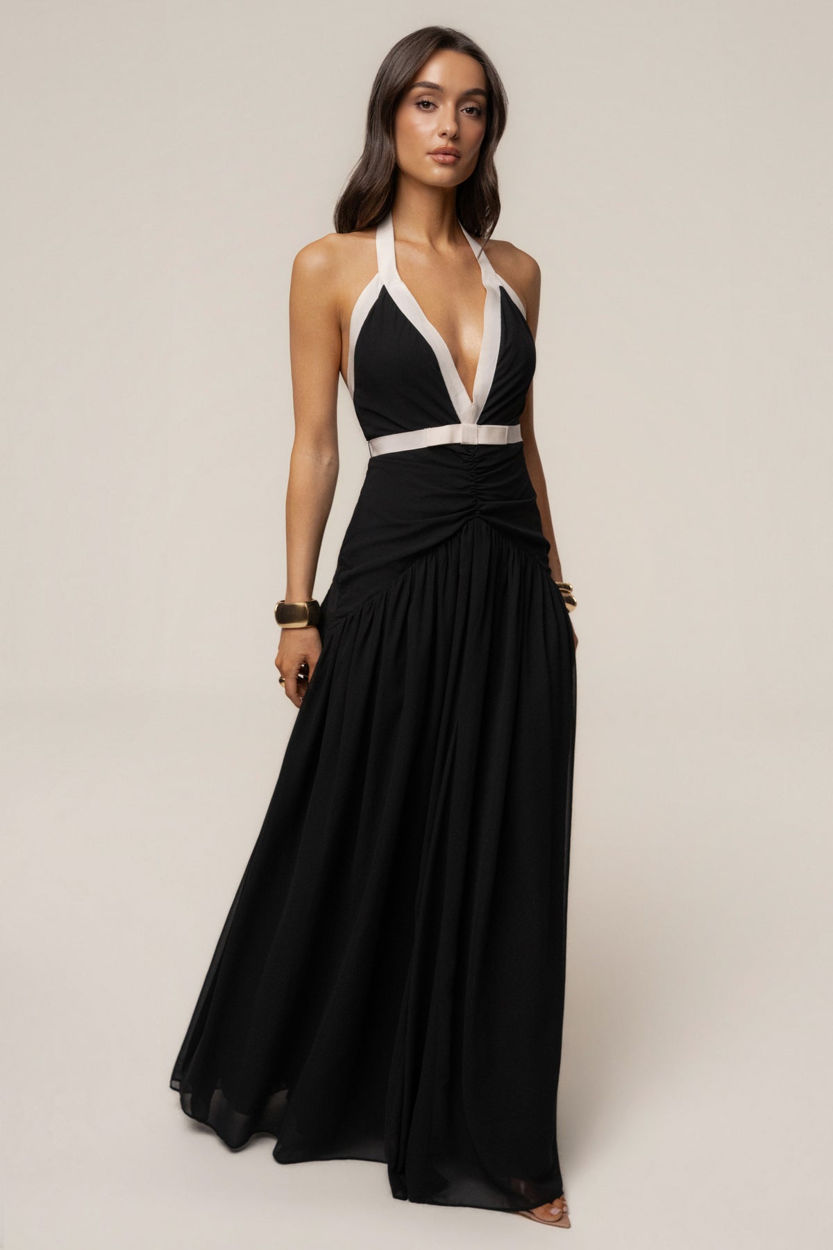Vestido largo en blanco y negro