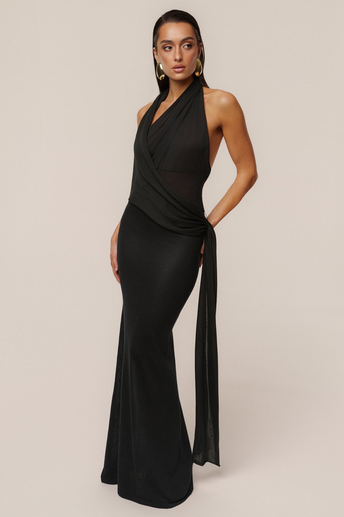 Vestido largo negro drapeado Miranda