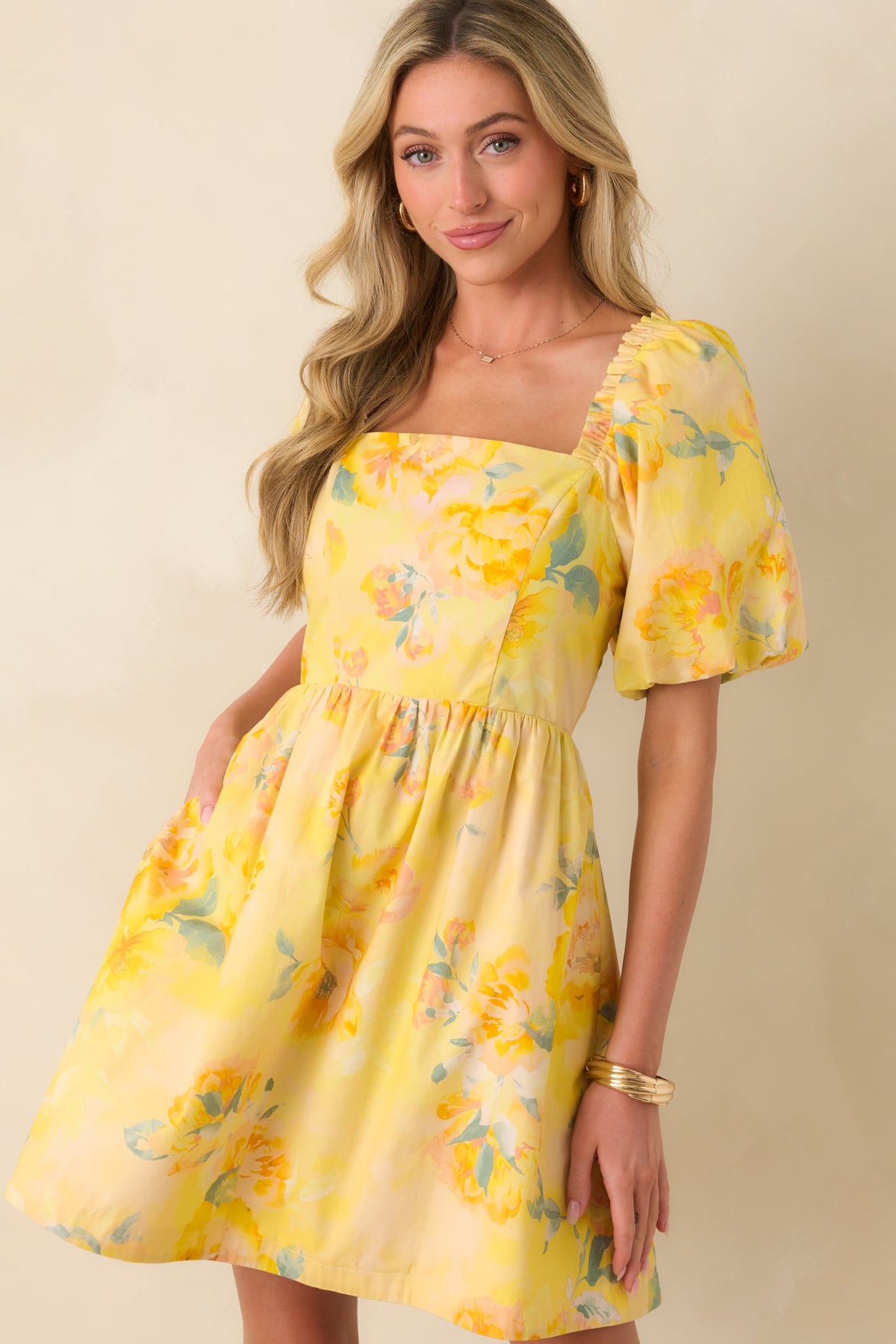 Minivestido floral de algodón amarillo mantequilla Prosperina Eloise
