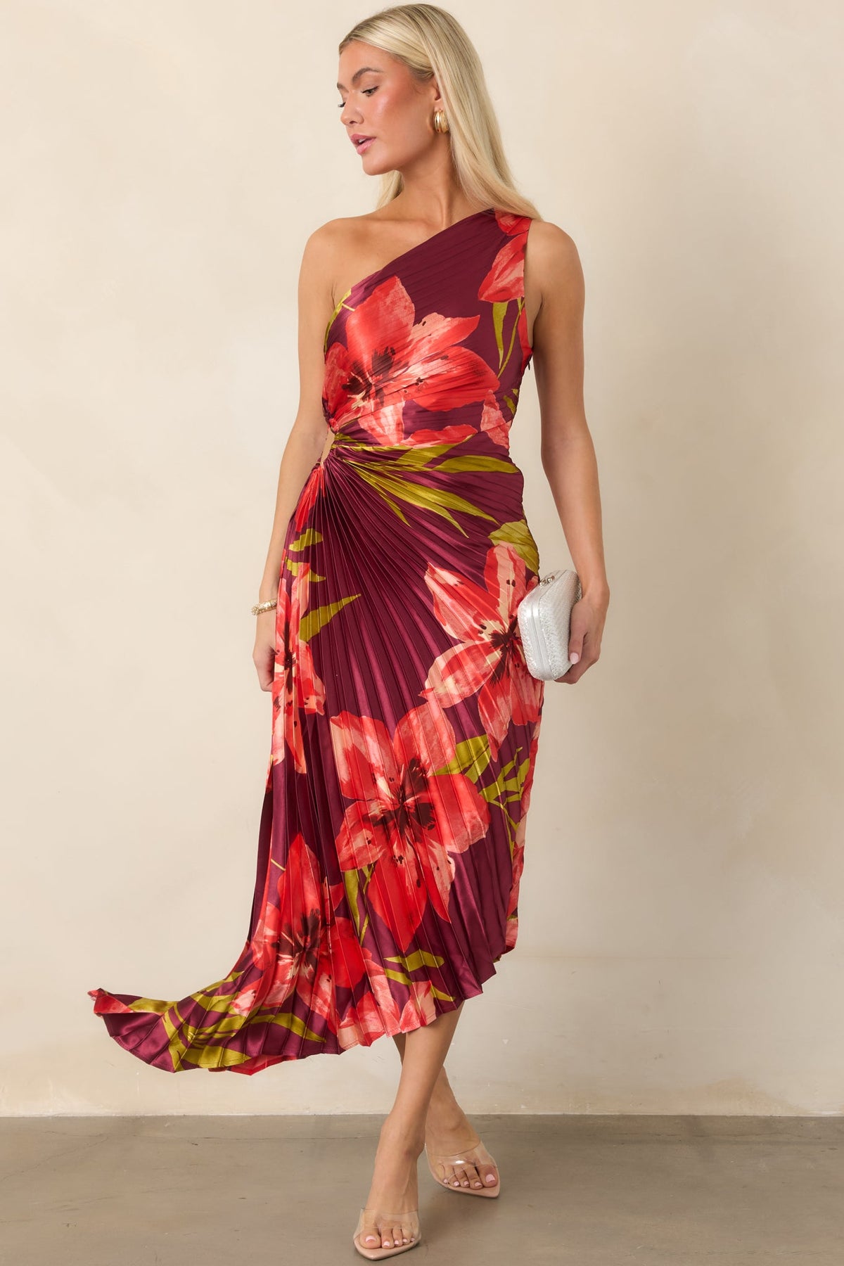 Vestido largo plisado de un solo hombro