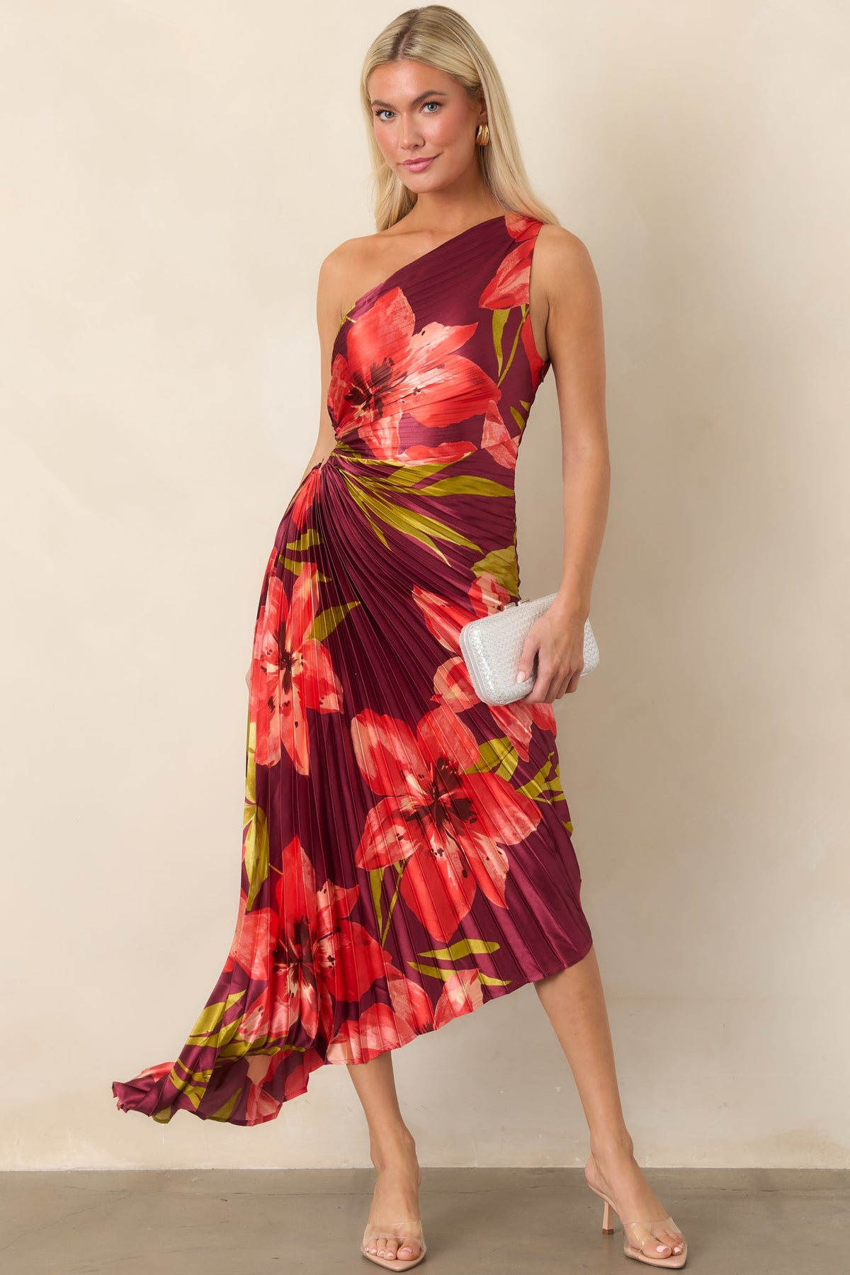 Vestido largo plisado de un solo hombro