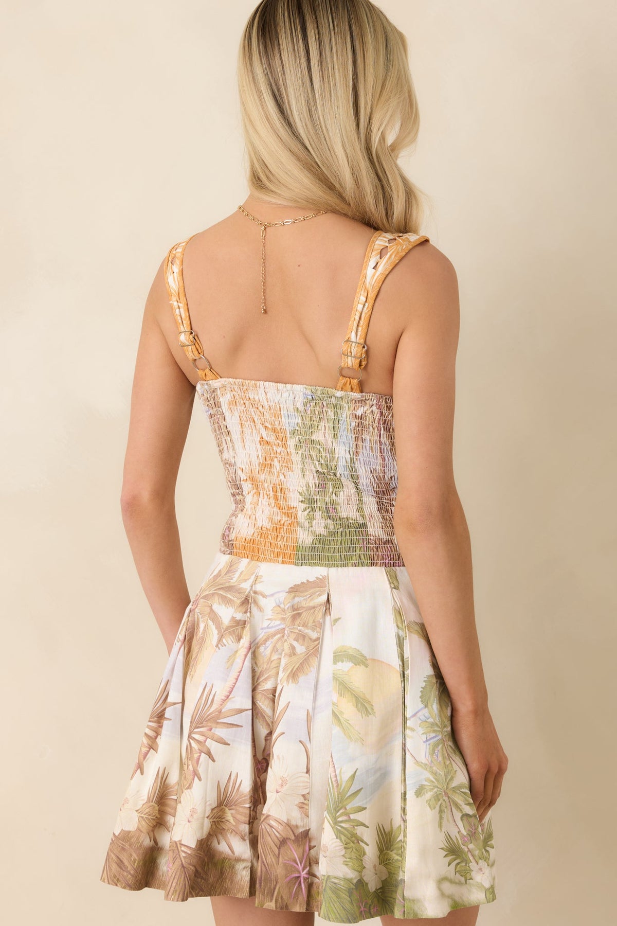Vestido mini plisado con estampado tropical de playa multicolor Aylaya Nevaeh