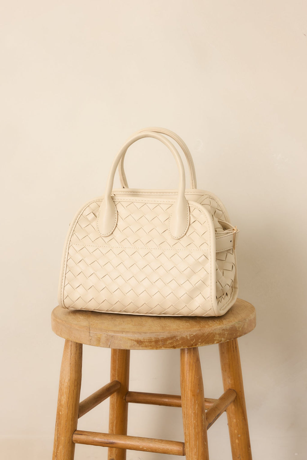 Bolso elegante de cuero tejido